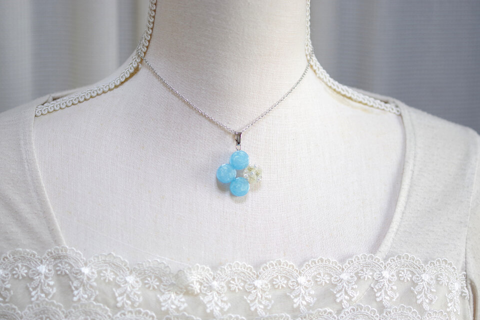 アクセサリー レジン ハンドメイド ペンダント 紐付き 409