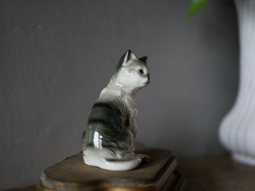 猫のオブジェ フィギュリン ポーセリン フランスアンティーク