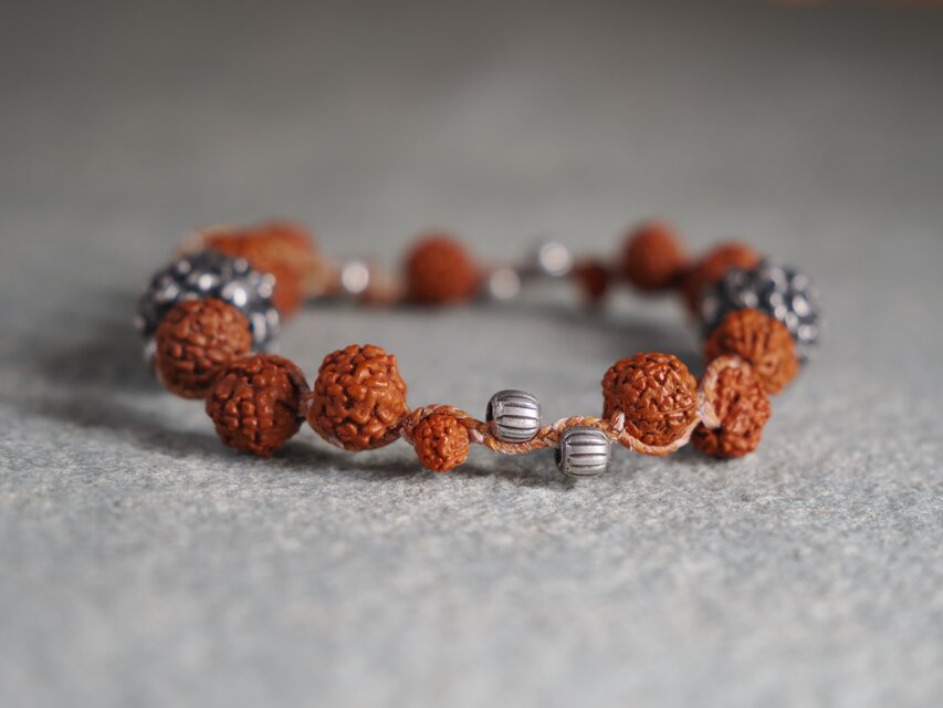 Rudraksha・India silver- braid bracelet | iichi 日々の暮らしを