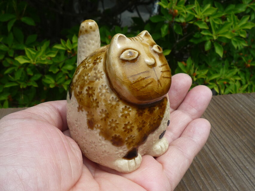 猫の置物 | iichi 日々の暮らしを心地よくするハンドメイドや
