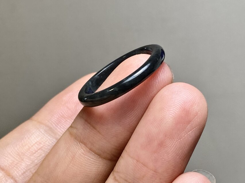 L18-12 黒翡翠 氷糯種 18.0号 グアテマラ産 A貨 本翡翠 くりぬき