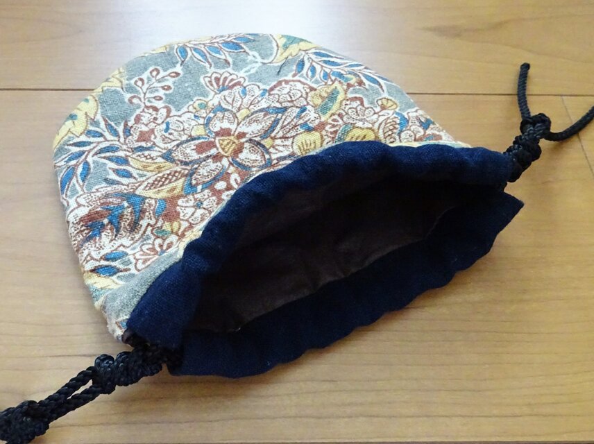 アンティーク更紗を遊ぶ巾着 | iichi 日々の暮らしを心地よくする