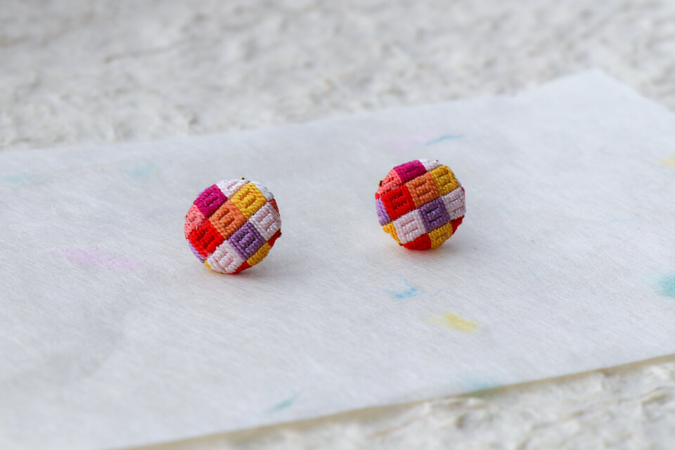 絽ざし刺繍ピアス みちしるべ ｜ 国産絹糸 手刺繍 和モダン | iichi