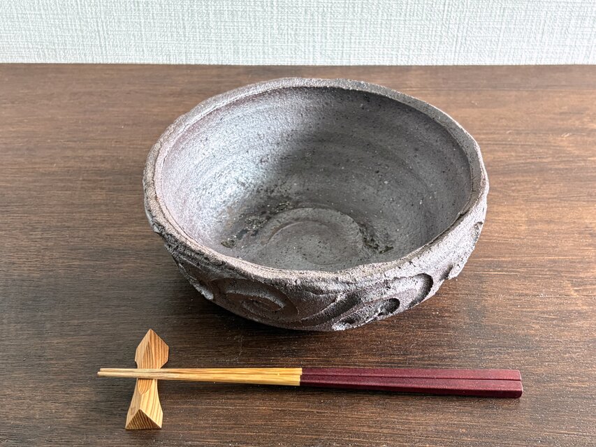 焼き締め彫紋 鉢［薪窯］ | iichi 日々の暮らしを心地よくする