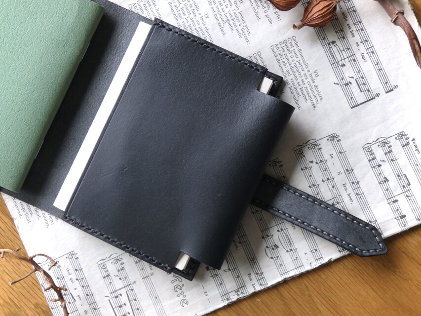 トラベラーズノートカバー　ブライドルレザー　ブラック トラベラーズノートカバー／パスポートサイズ（2~3冊用）／革