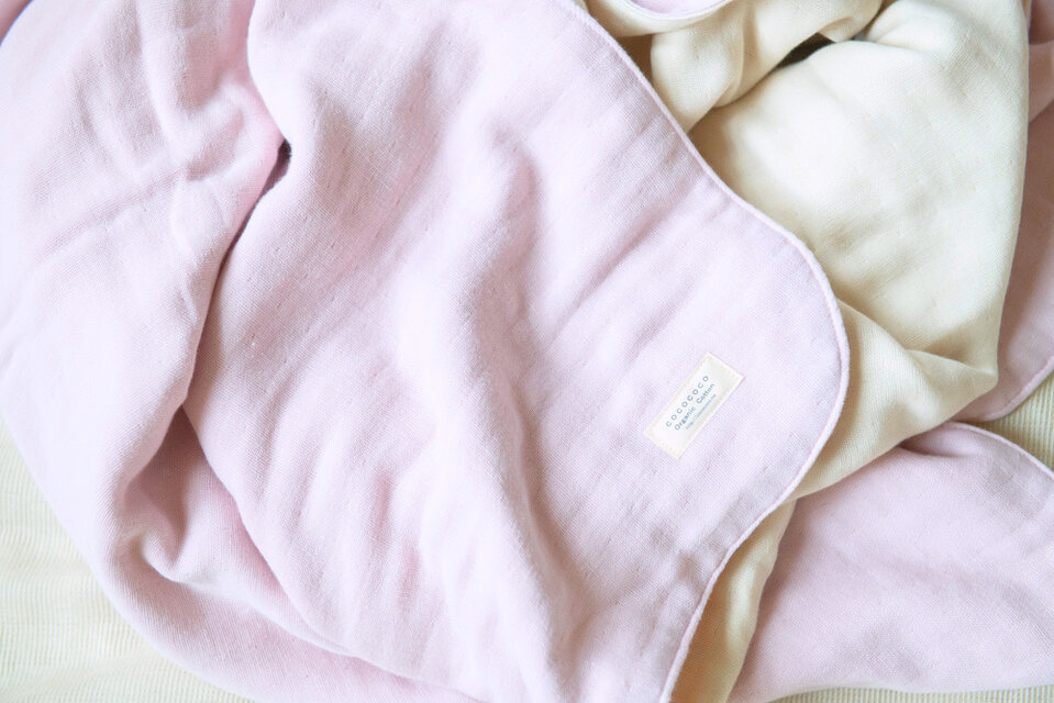 ひざ掛けサイズ」 桜染め×生成り色 Organic Cotton ふわふわ6重 ひざ掛けサイズ」 桜染め×生成り色 Organic Cotton ふわふわ6重