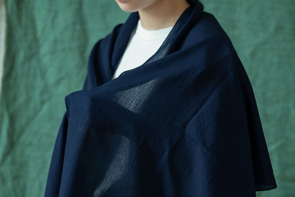イタリア製　大判　ストール・ショール　レーヨン/コットン/シルク　127✖️190 藍染 カルゼ大判ストール【Organic Cotton】のコピー | iichi 日々の