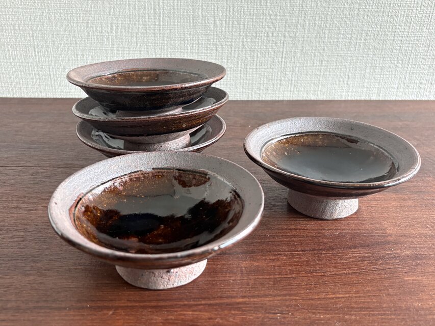 飴釉 高台鉢 | iichi 日々の暮らしを心地よくするハンドメイドや