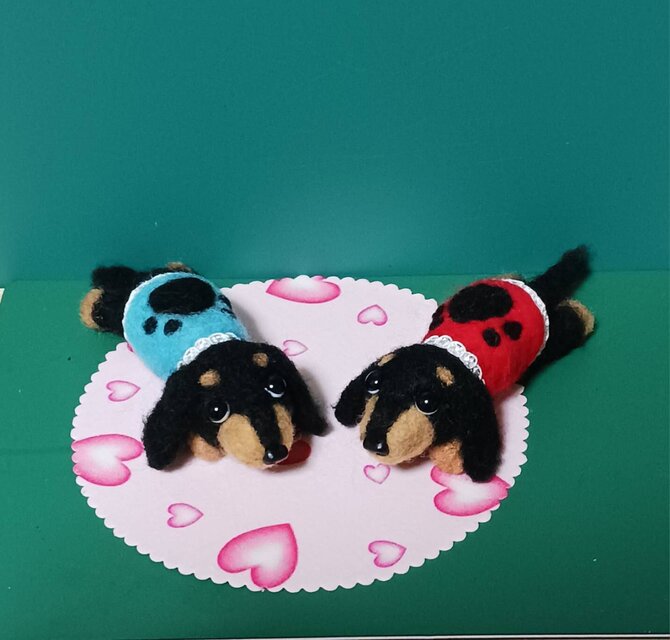 羊毛フェルト　ハッピー様確認用　ダックスフンド　ブローチ　犬　ハンドメイド ダックス「オーダー品」確認用 羊毛フェルトハッピー様確認用ダックス