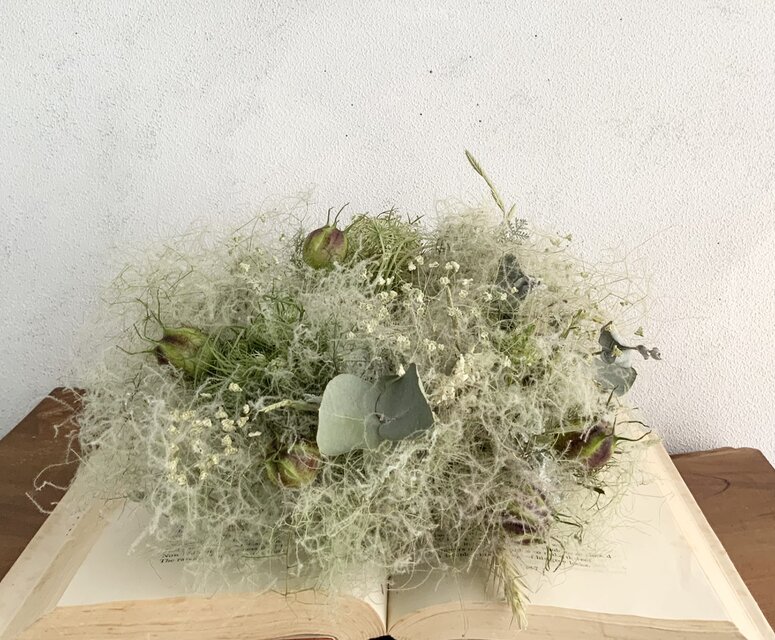 初夏のグリーンリース スモークツリーとユーカリ | iichi 日々の暮らし