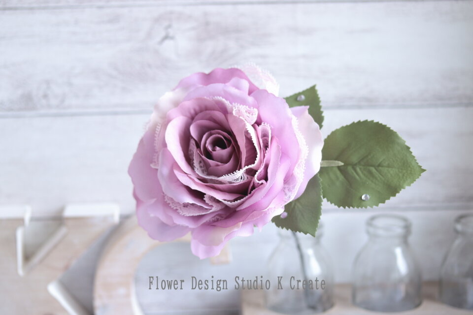 大人可愛い♡⃛パウダーピンク紫薔薇丸ごと1輪♥️雲と雨の雫チャーム付きヘアゴム♥️ 大輪・モーブピンク薔薇のフラメンコ髪飾り｜舞台映え 上質レース