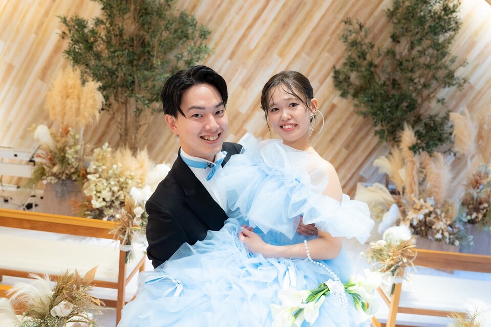 実例写真！爽やかで優しいブルー カラードレス オフショルダー