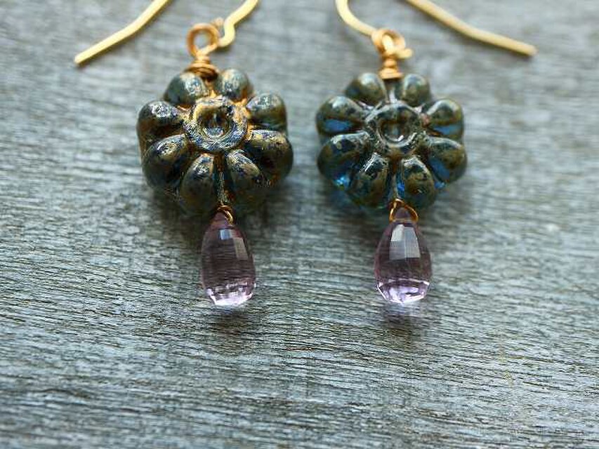 D539 天然石&チェコビーズピアス アメジスト （シルバータイプ） 紫陽花＊アメジスト＊サージカルステンレスピアス＊no.743 | iichi