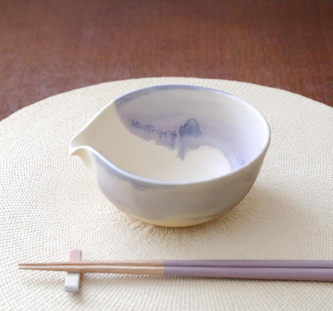 紫陽花刷毛目の片口碗 | iichi 日々の暮らしを心地よくする