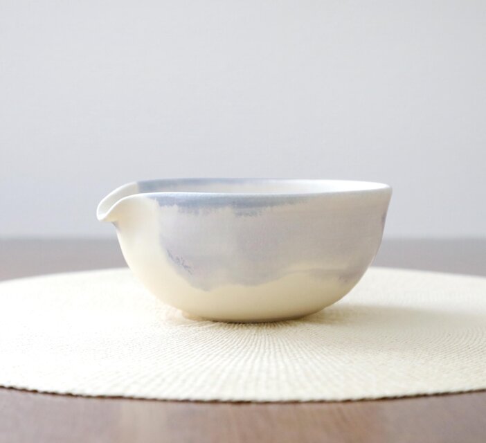 紫陽花刷毛目の片口碗 | iichi 日々の暮らしを心地よくする