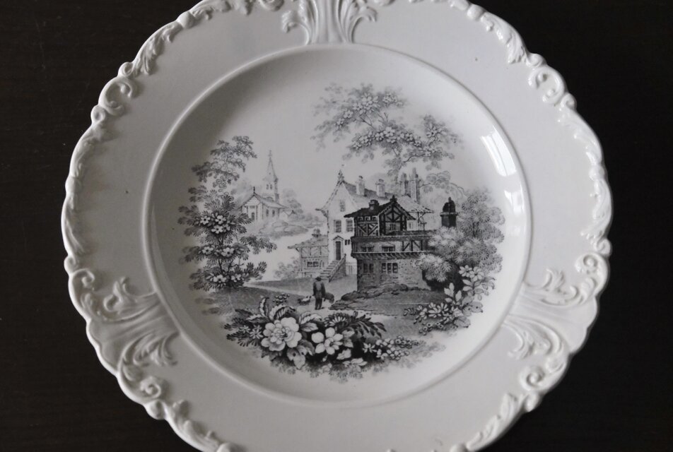 D.Johnston Bordeaux ロココ様式 グリザイユ レリーフ 平皿 22cm