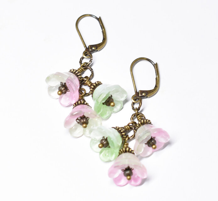 アクセサリー No.561 お花と雫ビーズのハンドメイドピアス ピンク