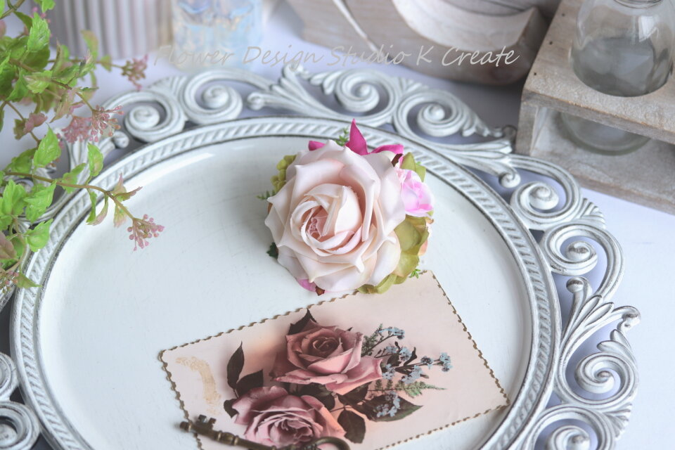 パウダーピンク薔薇の夏コサージュ｜リゾ婚・夏の結婚式に｜ピンク