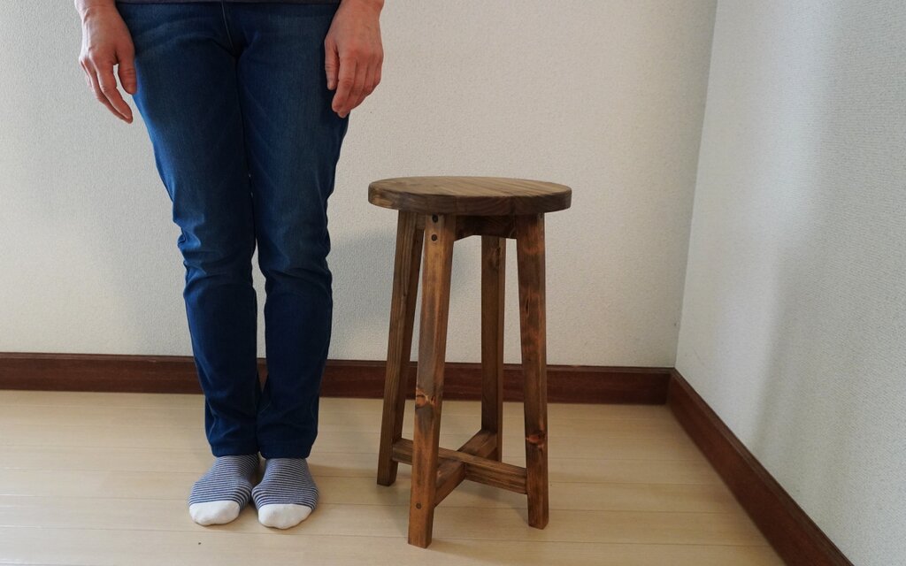 爽やかなトリトンブルーの丸椅子（直径28cm／高さ50cm）サイズオーダー