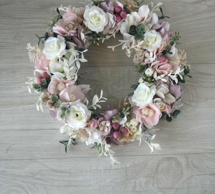 くすみピンクのアンティークフラワーリース くすみピンクとホワイトローズのリース -Artificial flower- | iichi