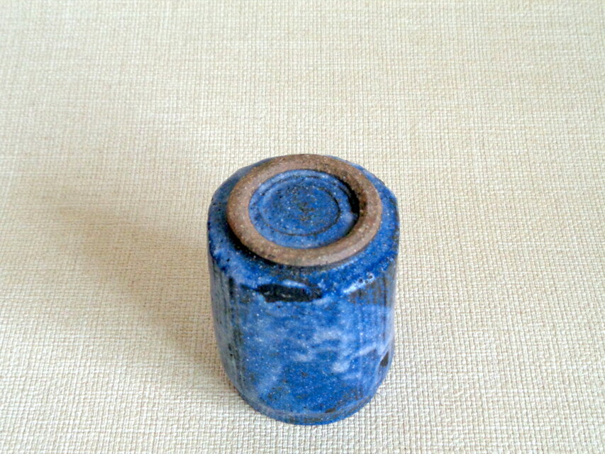 青釉四方湯のみc | iichi 日々の暮らしを心地よくするハンドメイドや