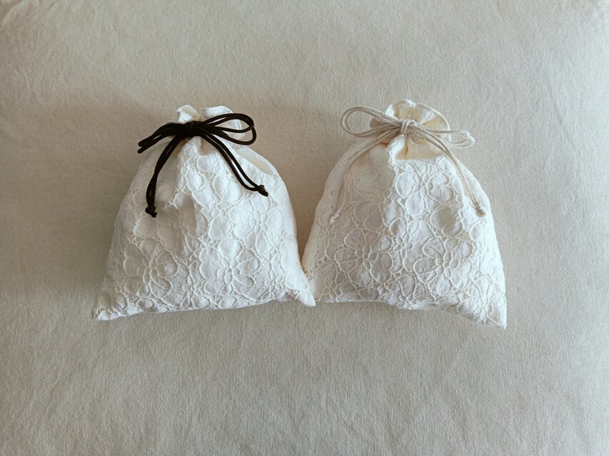 花柄レース刺繍アンティーク風巾着 | iichi 日々の暮らしを心地よく