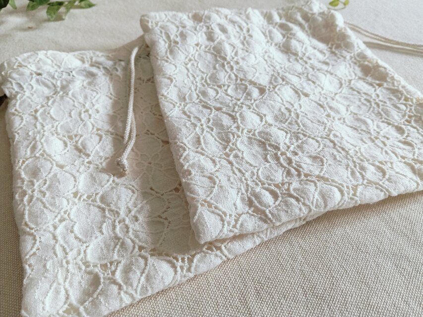 花柄レース刺繍アンティーク風巾着 | iichi 日々の暮らしを心地よく