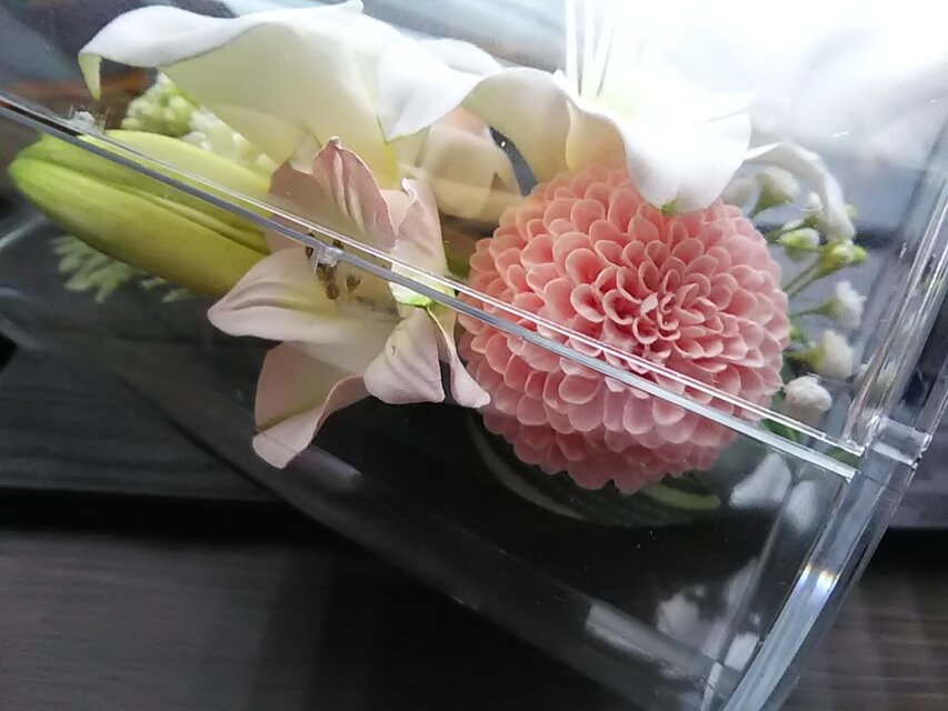 ❁クレイフラワーのお供え花・洋風仏花【佳】クリアケース入り・仏壇