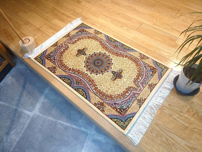 ペルシャ絨毯 ネイアブリシャム カシャーン産 ハイブリッドラグ 90x60