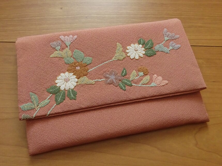 相良刺繍を楽しむお懐紙入れ（壱） | iichi 日々の暮らしを心地よく