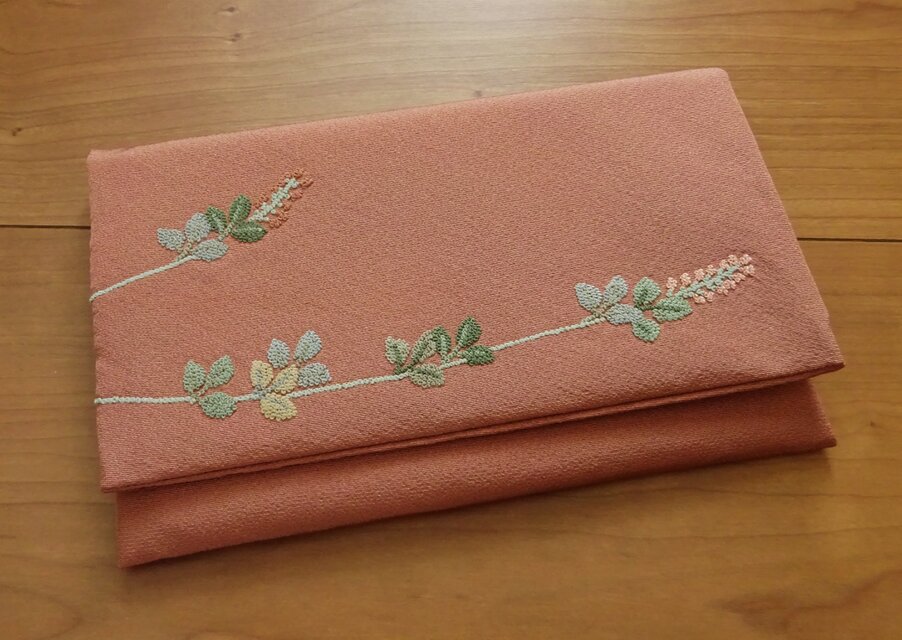 相良刺繍を楽しむお懐紙入れ（弐） | iichi 日々の暮らしを心地よく 