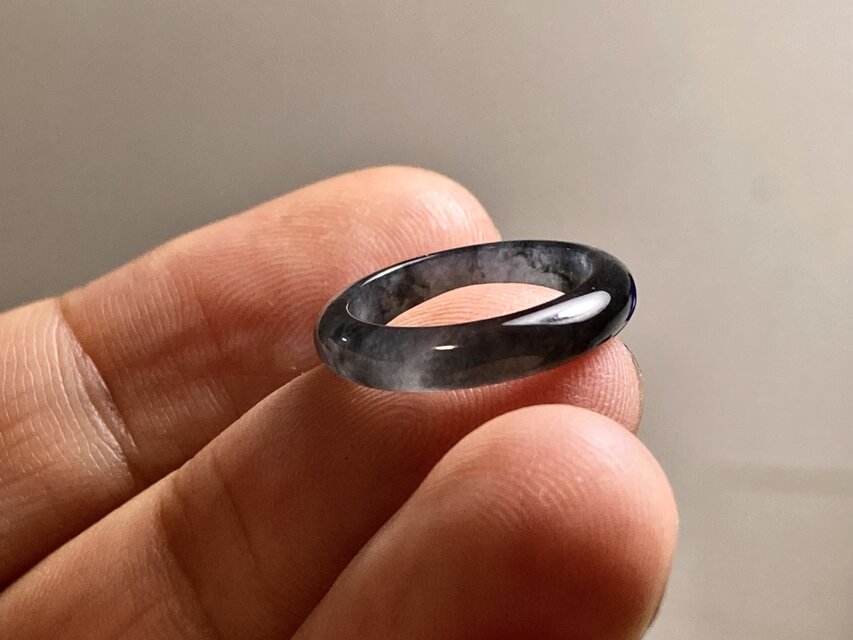 L18-103 ピンキーリング 氷種 黒翡翠 1.0号 グアテマラ産 A貨 本翡翠