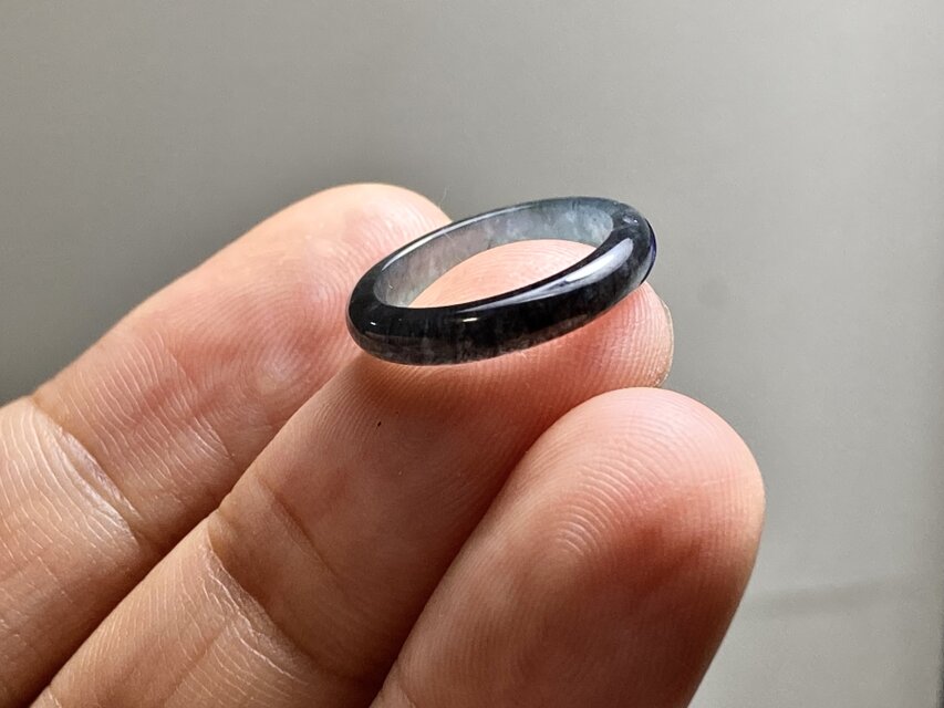 L18-107 ピンキーリング 氷種 黒翡翠 1.0号 グアテマラ産 A貨 本翡翠