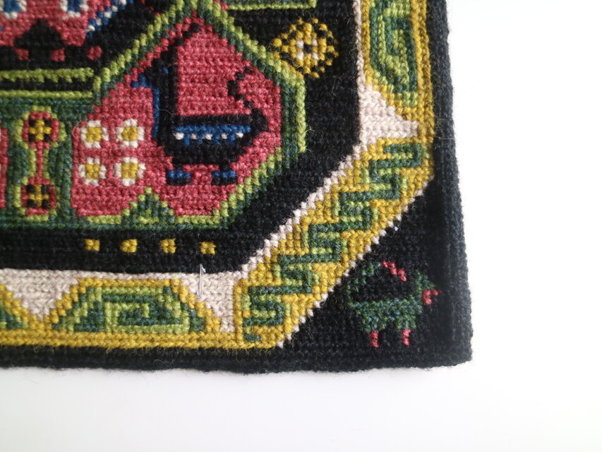 スウェーデンで見つけたツヴィスト刺繍のタペストリー No.6762 | iichi