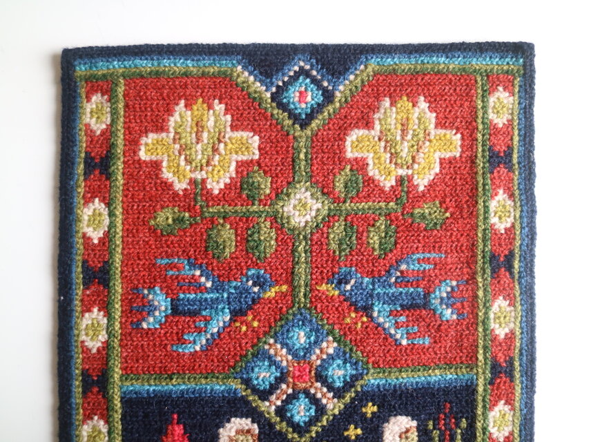スウェーデンで見つけたツヴィスト刺繍のタペストリー No.6498 | iichi