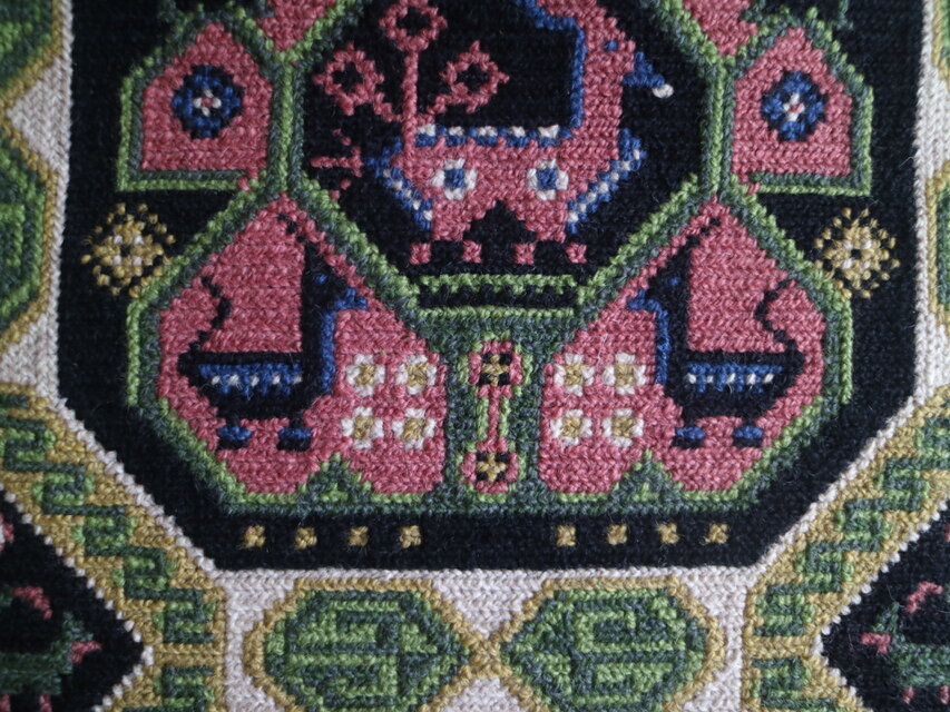 スウェーデンで見つけたツヴィスト刺繍のタペストリー No.6241 | iichi