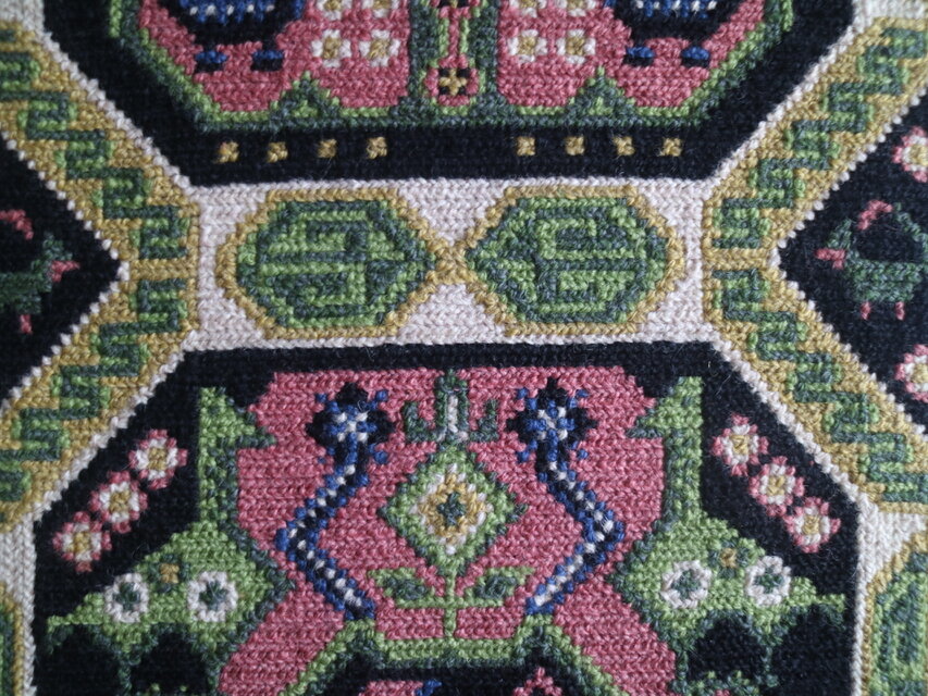 スウェーデンで見つけたツヴィスト刺繍のタペストリー No.6241 | iichi