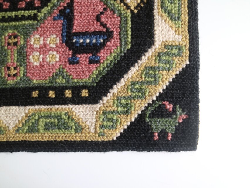 スウェーデンで見つけたツヴィスト刺繍のタペストリー No.6241 | iichi