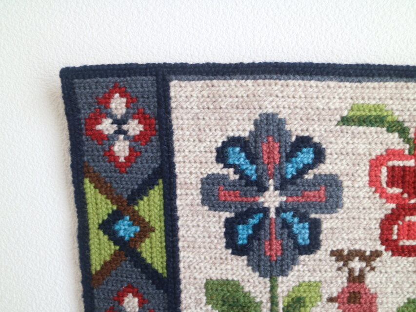 スウェーデンで見つけたツヴィスト刺繍のタペストリー No.6780 | iichi