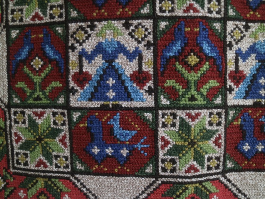 スウェーデンで見つけたツヴィスト刺繍のタペストリー No.6257 | iichi