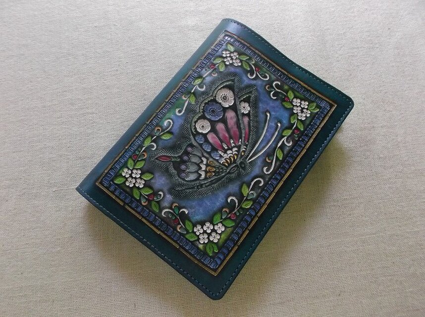 文庫サイズブックカバー 刻印、拭き染め 牛革 | iichi 日々の暮らしを