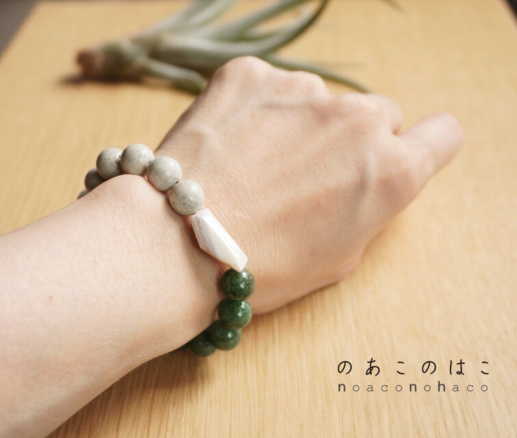 翡翠×北投石×グリーンクウォーツのブレスレット | iichi 日々の暮らし