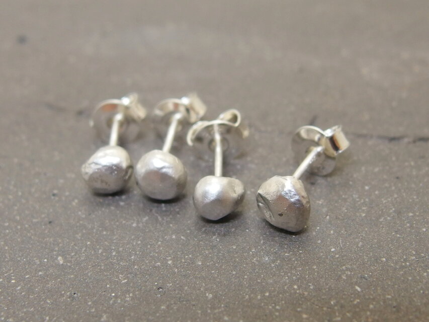 シルバーラフピアス【silver】片耳用 一粒/スタッド/シンプル/シルバー