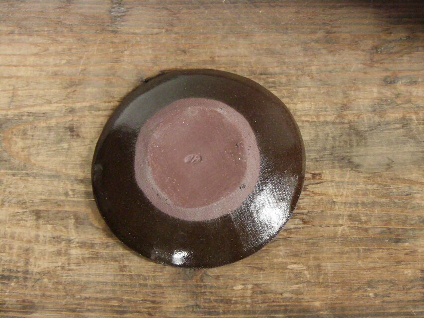 スリップウェア小皿 | iichi 日々の暮らしを心地よくするハンドメイド
