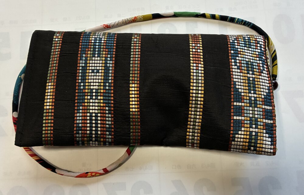 8811 帯で作った和風財布・ポーチ | iichi 日々の暮らしを心地よく