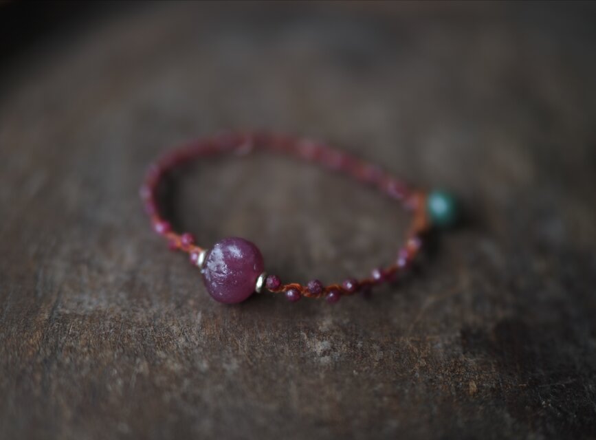 rough ruby- braid bracelet *allergy_free | iichi 日々の暮らしを