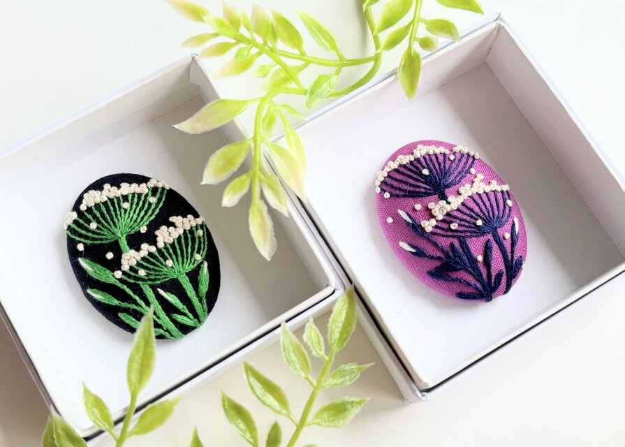 小さなお花の刺繍ブローチ・botanical#498 | iichi 日々の暮らしを
