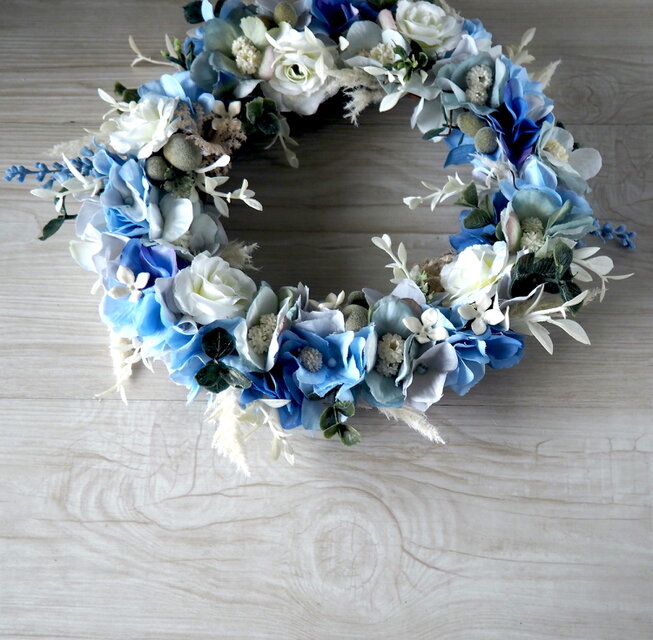 爽やかブルー ホワイトローズのリース -Artificial flower- | iichi