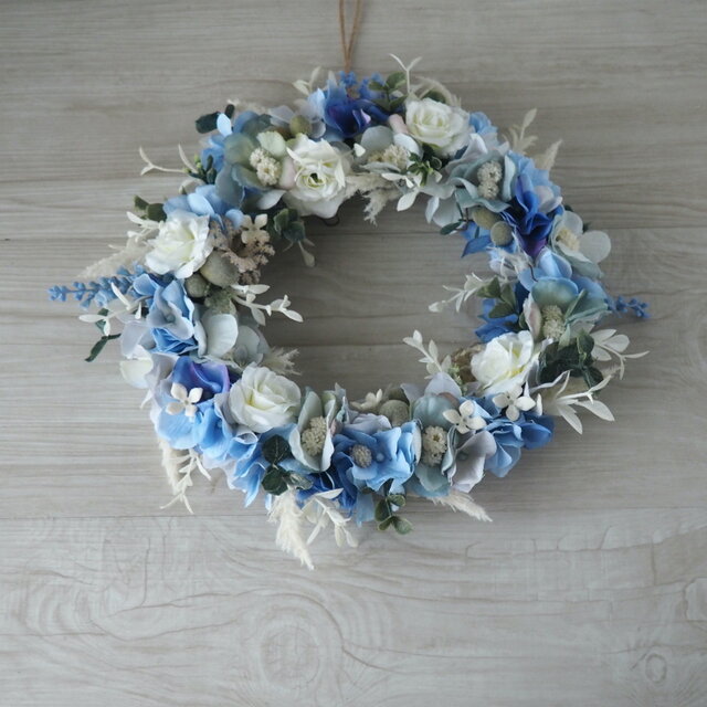 爽やかブルー ホワイトローズのリース -Artificial flower- | iichi