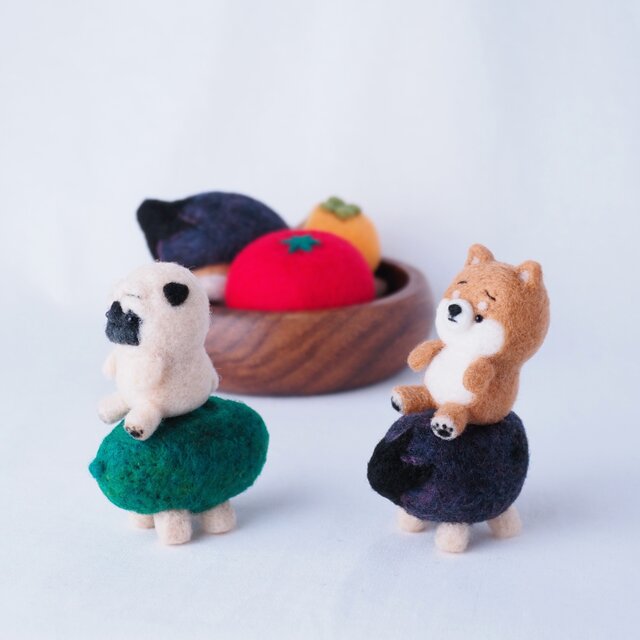 受注制作】お盆飾り 精霊馬のイス - ぬいぐるみ風のまゆ柴犬たち用